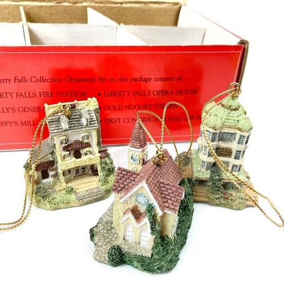 Hand painted Cold Cast Porcelain Miniature Ornaments Six Liberty Falls Buildings - Picture 5 of 9